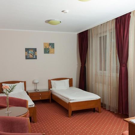 Hotel Hermes Alba Iulia Extérieur photo