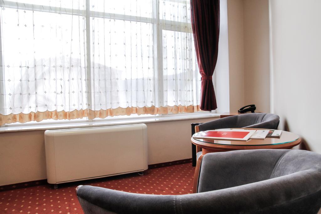 Hotel Hermes Alba Iulia Extérieur photo
