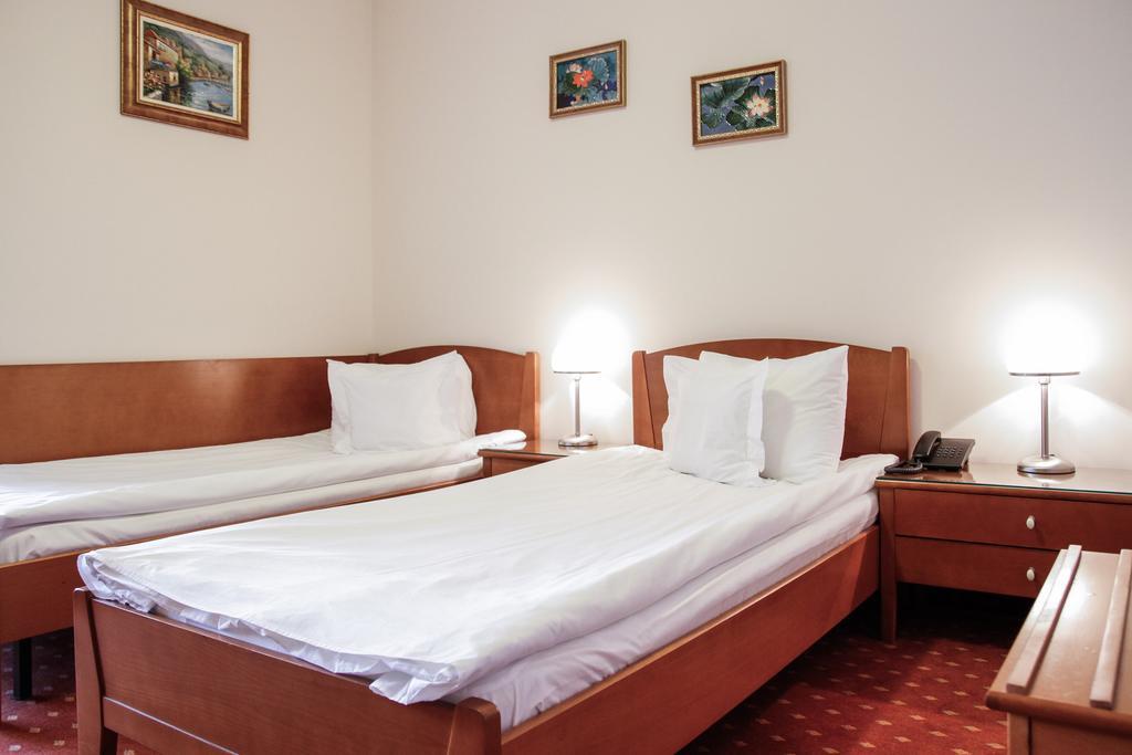 Hotel Hermes Alba Iulia Extérieur photo