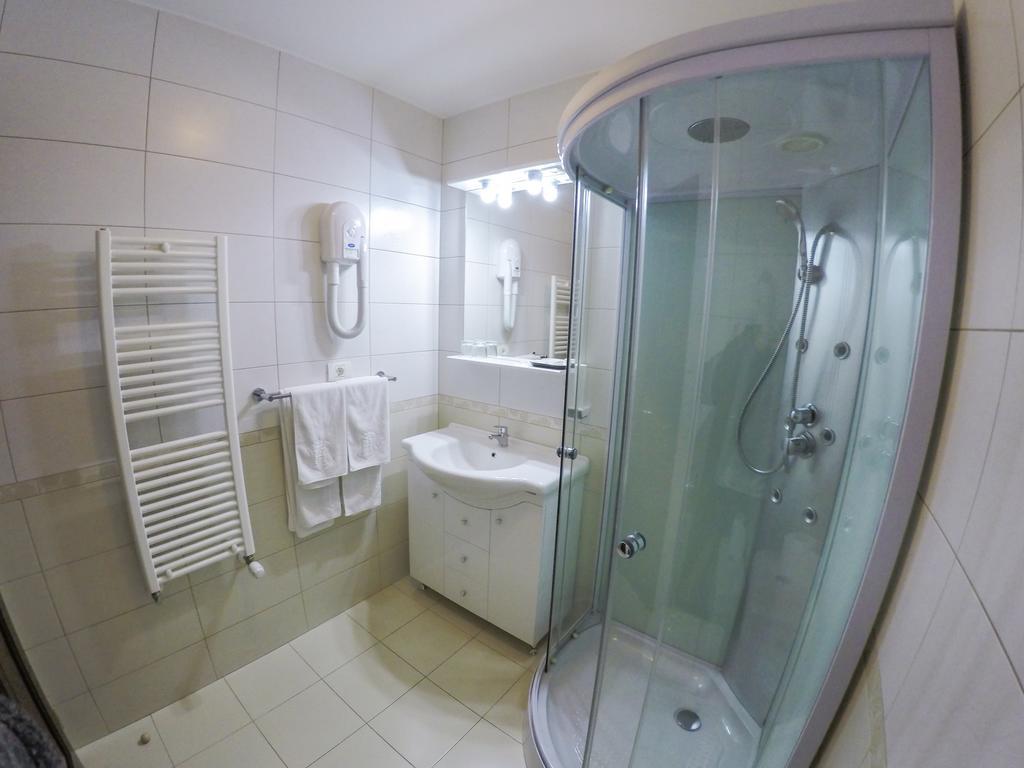Hotel Hermes Alba Iulia Extérieur photo