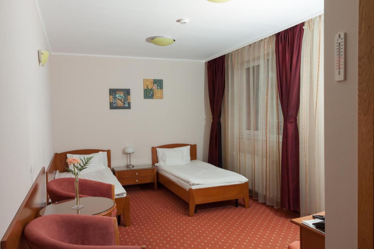 Hotel Hermes Alba Iulia Extérieur photo